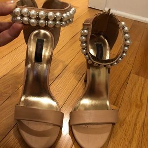Heels with pearl strap